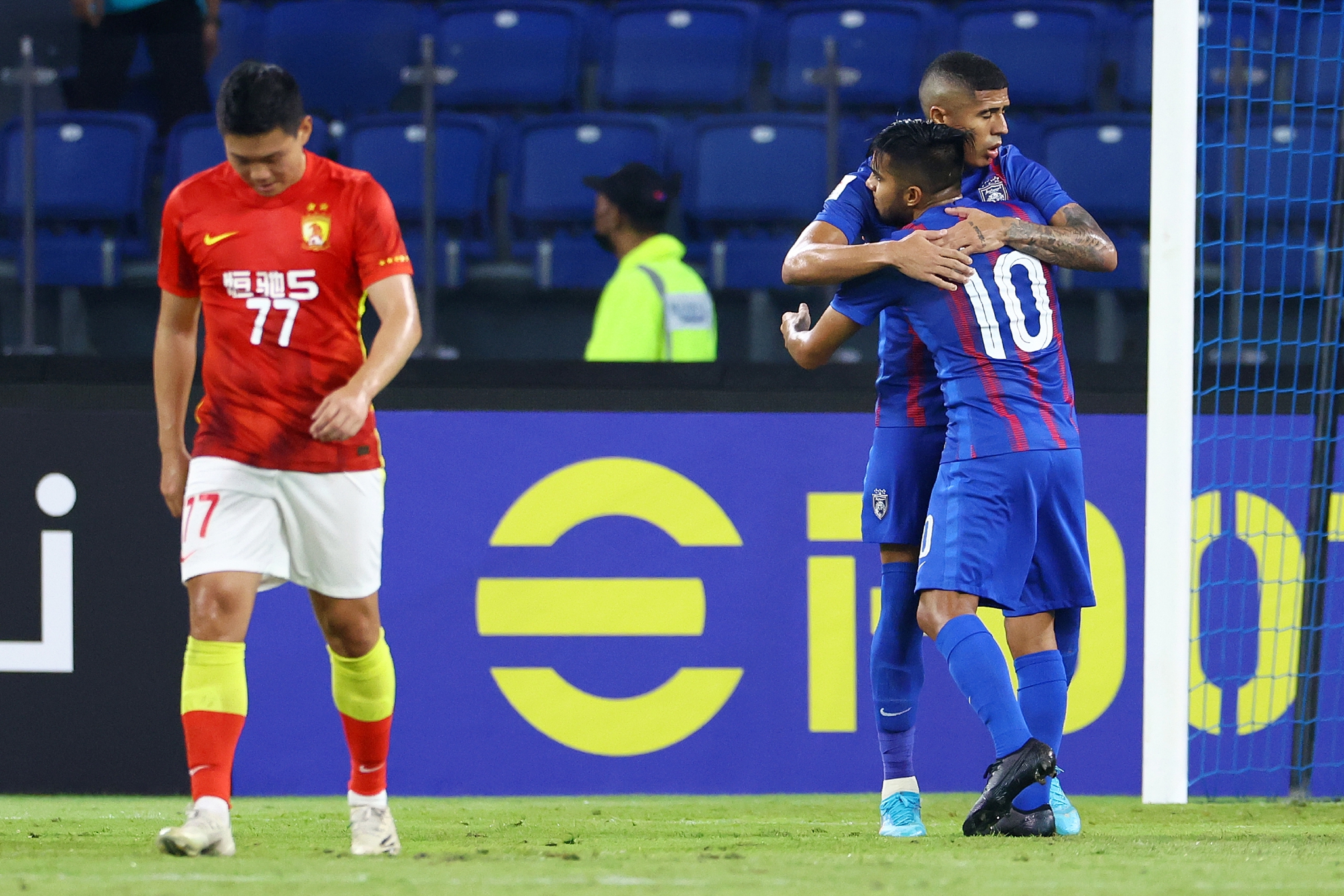 关于里程碑夜！广州队完成体检，欧冠赛后刷纪录，更衣室稳定，赛季目标并未改变的信息